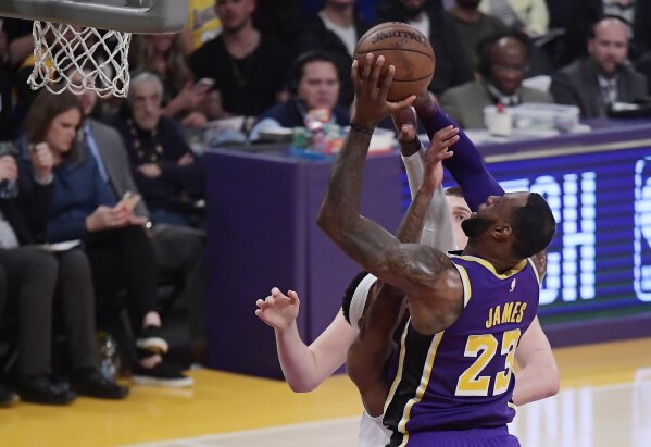 Michael jordan discount playing basketball 2019
